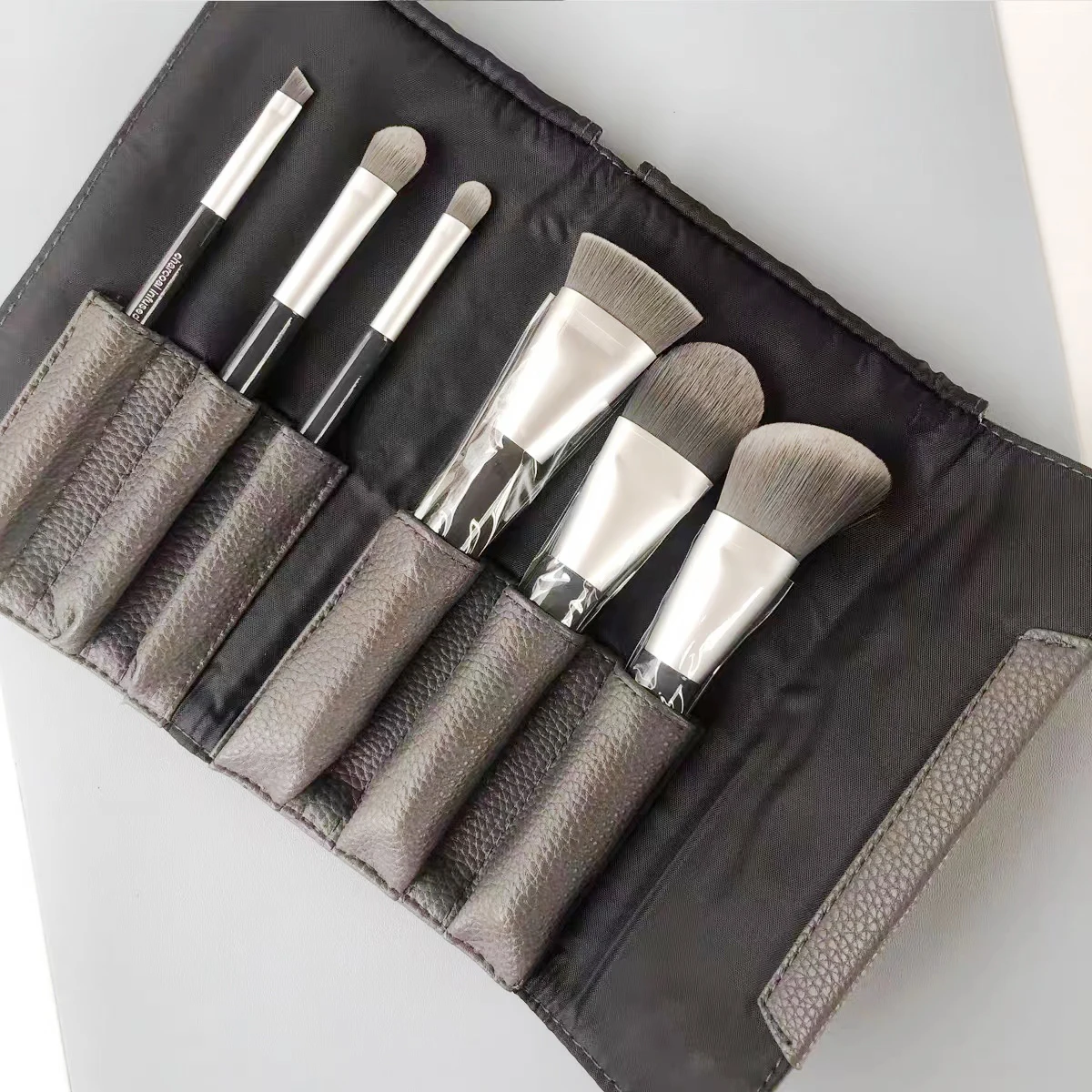 Deluxe Charcoal Antibacterial Makeup Brushes Set - 6Pcs Antibacterial Synthetic Hair kit Beauty Cosmetics Brushes Blending Tools