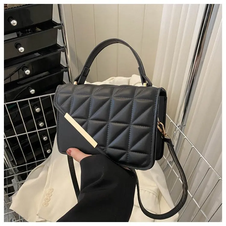 

Женская сумка-тоут с вышивкой в виде ромбов, маленькая квадратная сумка через плечо, популярная текстурированная сумка-кроссбоди