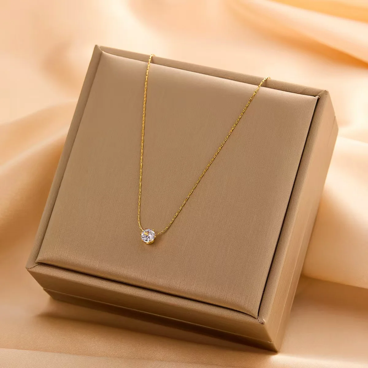 Elegante und stilvolle zarte Edelstahl-Halskette für Damen, funkelndes Schmuck-Accessoire, Valentinstagsgeschenk – Detail 1