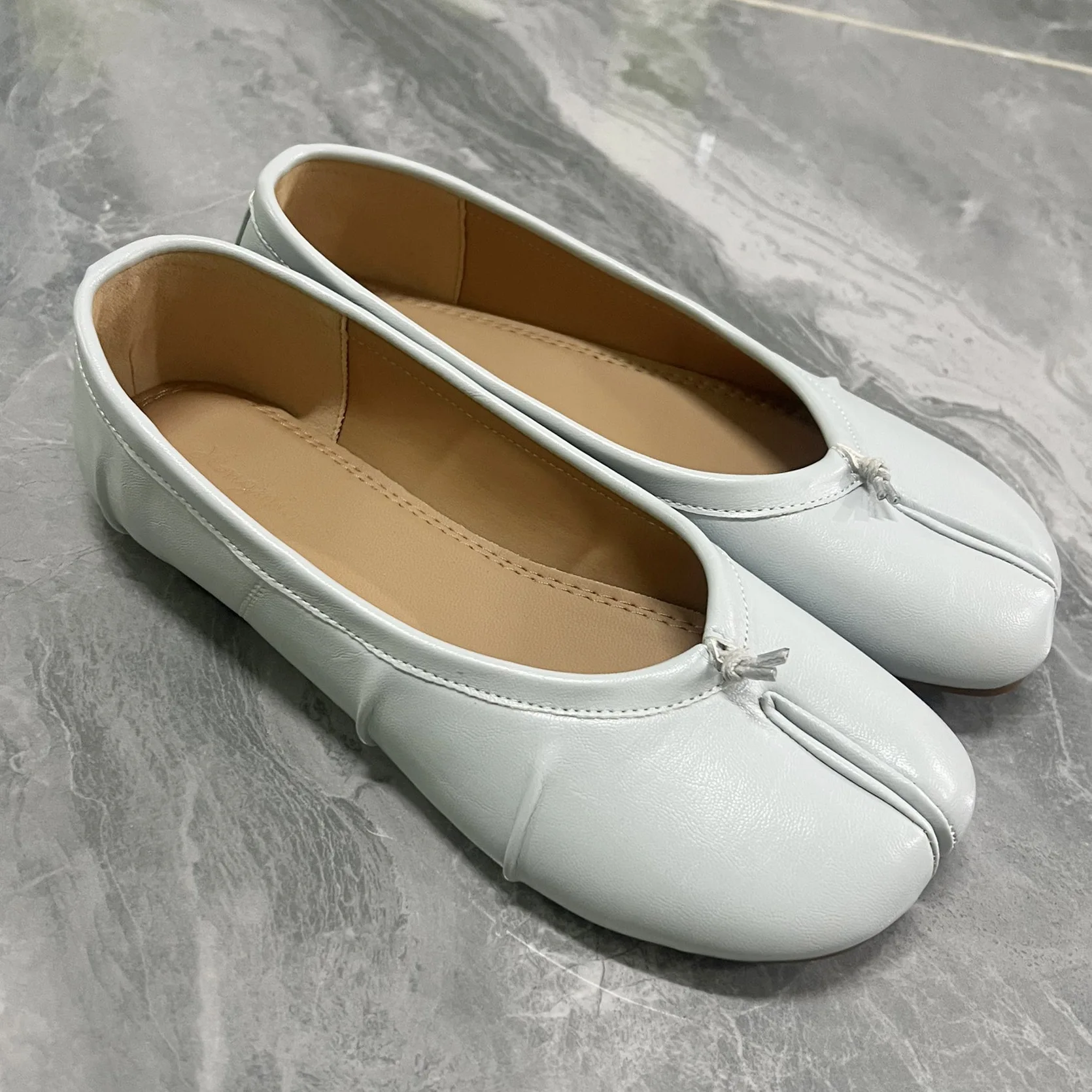 Women Split Toe Ballet Flats Shoes Tabi Square Toe Slip On Flat Shoes Minimalist Casual Shoes Soft Comfortable Walking Shoes