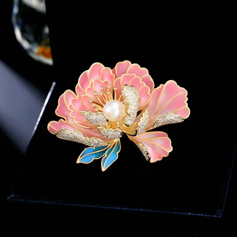 A peony brooch with a grand design sense, noble and elegant style, and an elegant and refined cheongsam accessory