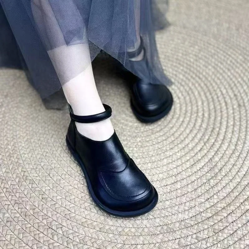 2025年 レディース ソフトレザー アンクルブーツ パッチ ラウンドトゥ スリッポン カジュアルシューズ 通気性 ブラック ブーティー