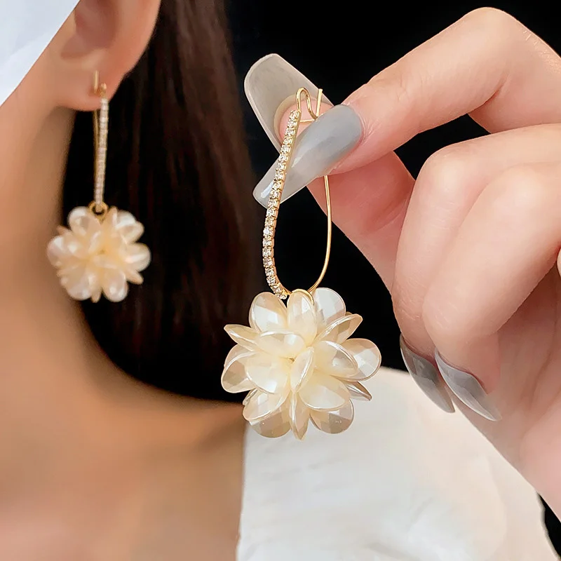 Summer Long Flower Earrings Hand-made Pearl Beaded Korean Fashion Shiny Earrings Sweet Jewelry Gifts Wholesale