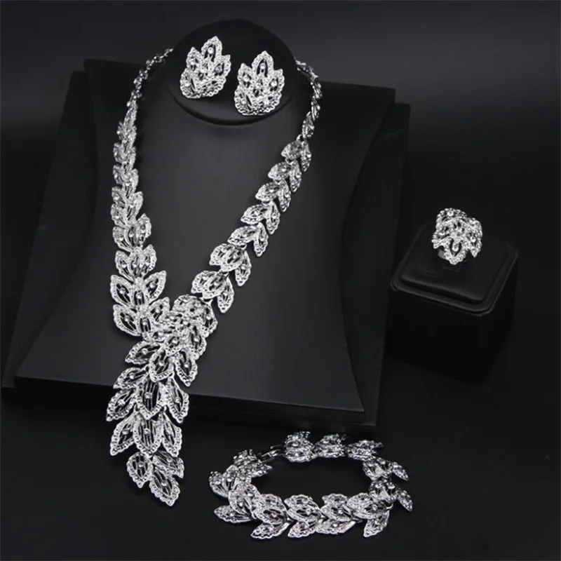 

Exaggerated feathers with zirconia collarbone short necklace set of four wholesale accessories for women