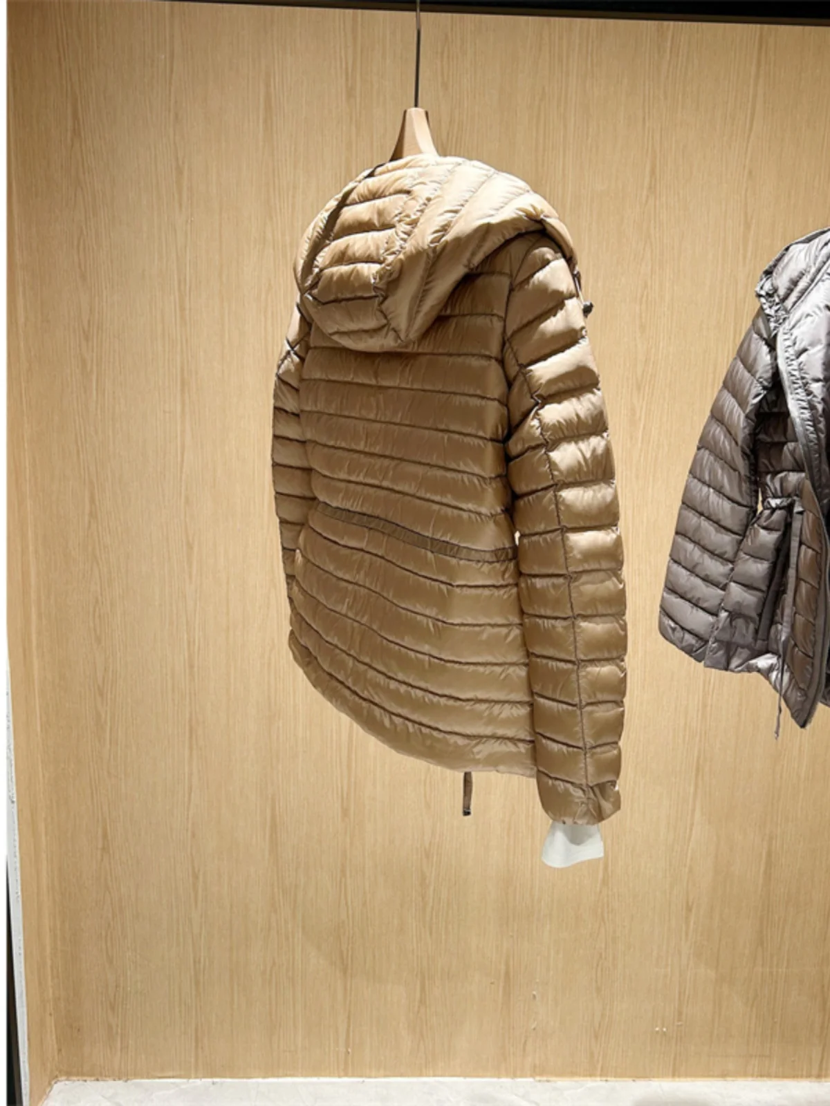 Light And Warm~ Thin down Jaet Can Be an Inner Wear ort Goose down Women's Winter Coat with Waist-Cinching Features