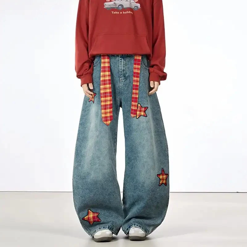 Calça Jeans Curva Estilo Retrô Americano Nova Coleção Outono Inverno 2026 com Estampa Xadrez e Apliques de Estrelas para Homens e Mulheres, Versátil