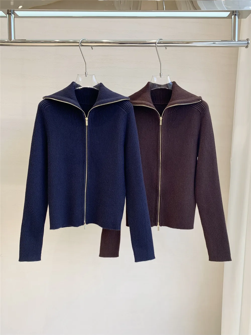 2025 nueva chaqueta cárdigan de punto de manga larga adelgazante de tubo recto con cremallera de solapa de otoño/invierno