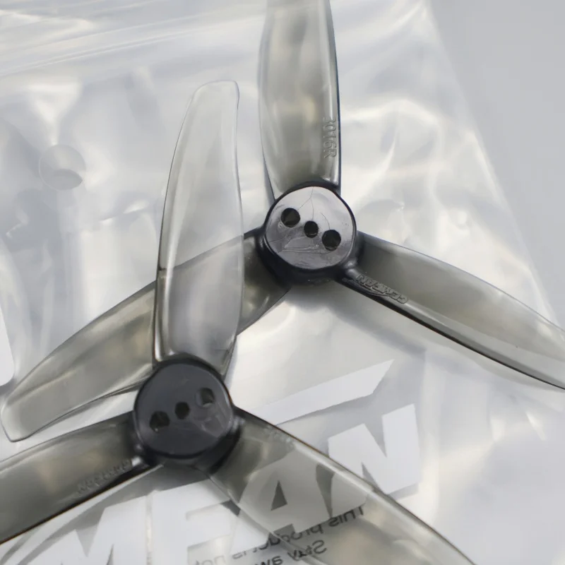 ใบพัด Gemfan 3016 2 คู่/4 ชิ้น ขนาด 1.5 ม. รู 3 นิ้ว 3 ใบพัด สำหรับโดรนแข่ง FPV 3 นิ้ว