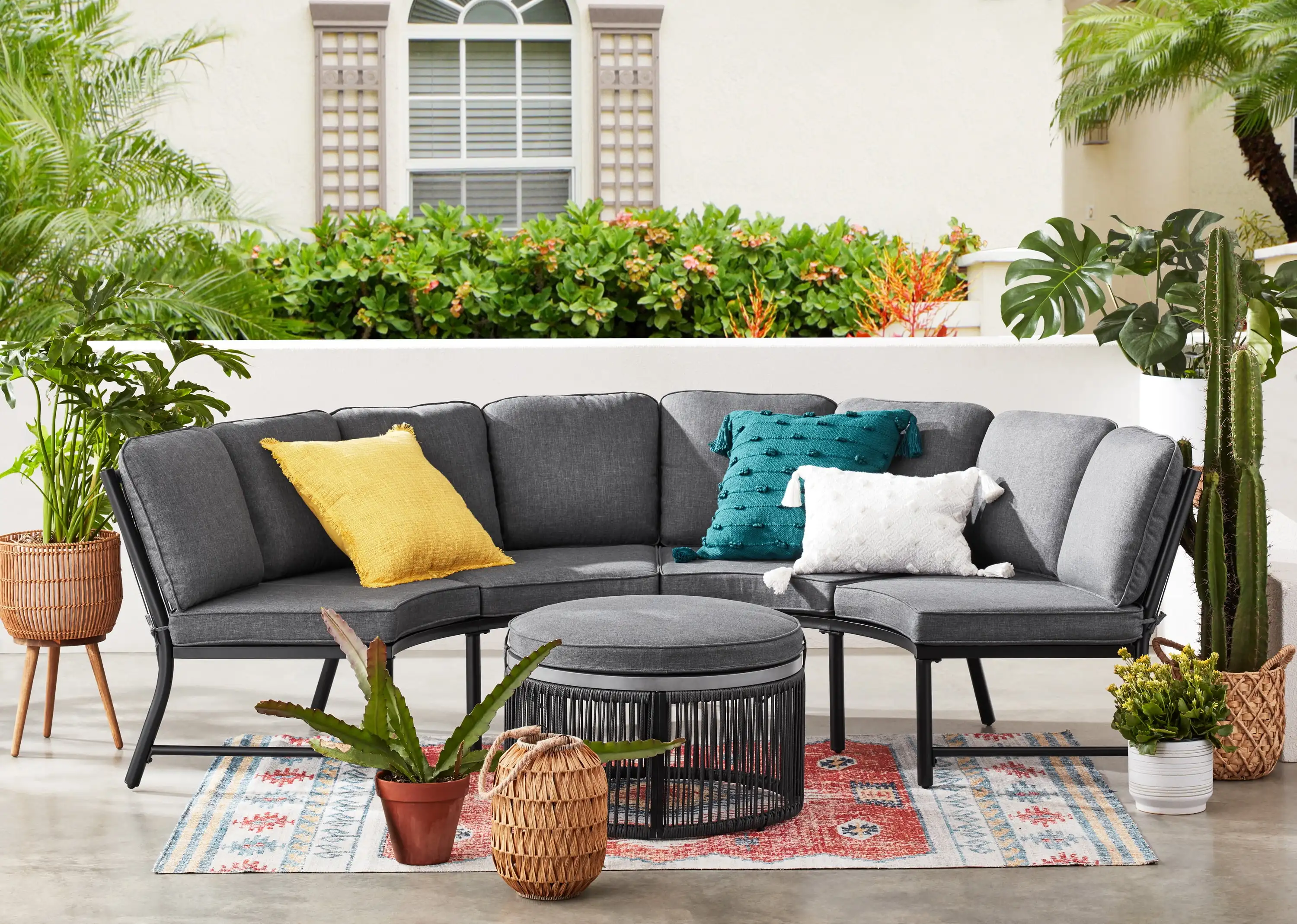 

Lawson Ridge 3-Piece Steel Curved Outdoor Sectional Set with Cushions Gray Made of Fade Resistant Fabric