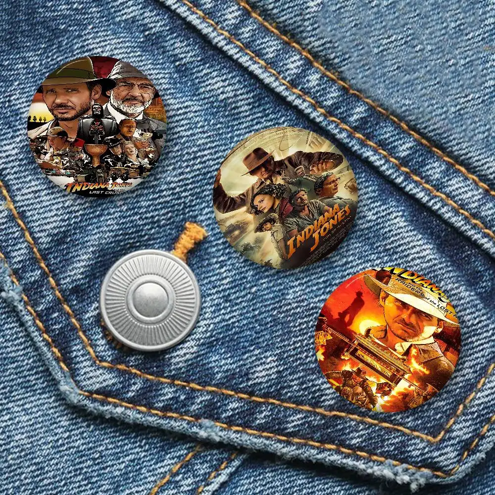 فيلم I-Indiana Jones دبوس زر ناعم مشرق مطبوعة أيقونة هدية للأصدقاء شارة طوق بروش التلبيب دبوس معدني