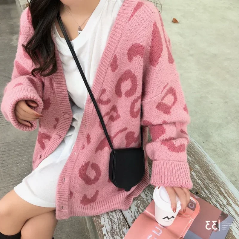 Pink V-neck leopard print sweater women\'s autumn Korean version loose fit slimming sweater knitted cardigan jacket