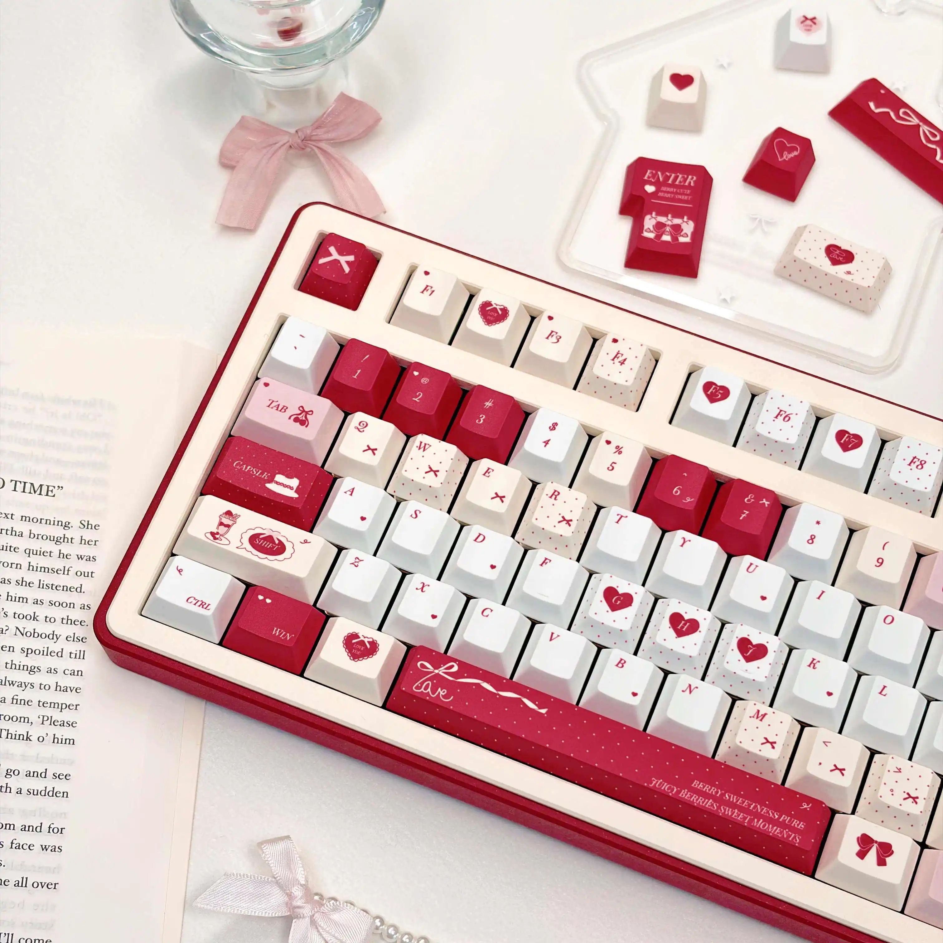 Hot New Berry Sweet PBT Keycap Set Cute Strawberry Heart Design Cherry Outline 143-Keys Mechanical Keyboard Keycaps PBT Material