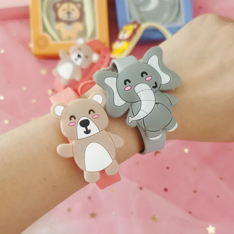 Pulseira Tridimensional Cartoon, Pequeno Animal Kawaii, 3D, Personalidade Criativa, Tendência da Moda, Presentes de Aniversário, Novo, 2Pcs