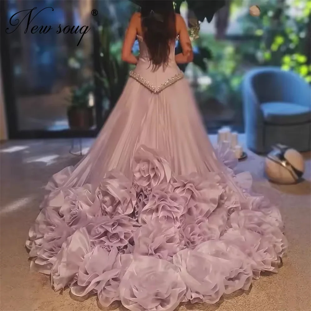 Luxuriöse lila 3D-Blumen, lange Schleppe, Partykleider für Hochzeiten, 2025, maßgeschneidertes, perlenbesetztes, trägerloses Abendkleid, Geburtstags-Abschlussballkleid