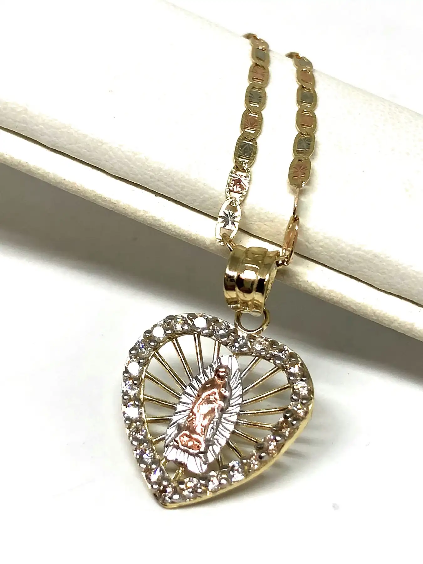 

Heart-shaped Half Crystal Necklace Personalized Rose Gold Three-color Virgin Mary18K Gold-plated Jewelry Birthday Gift For Her