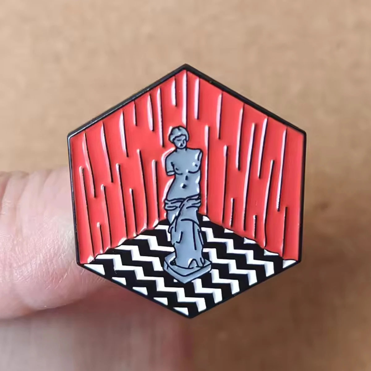 Funny TV Twin Peaks Enamel Pins Venus Badges Lapel pins Brooches Women Men Jewelry Accessories For Gifts
