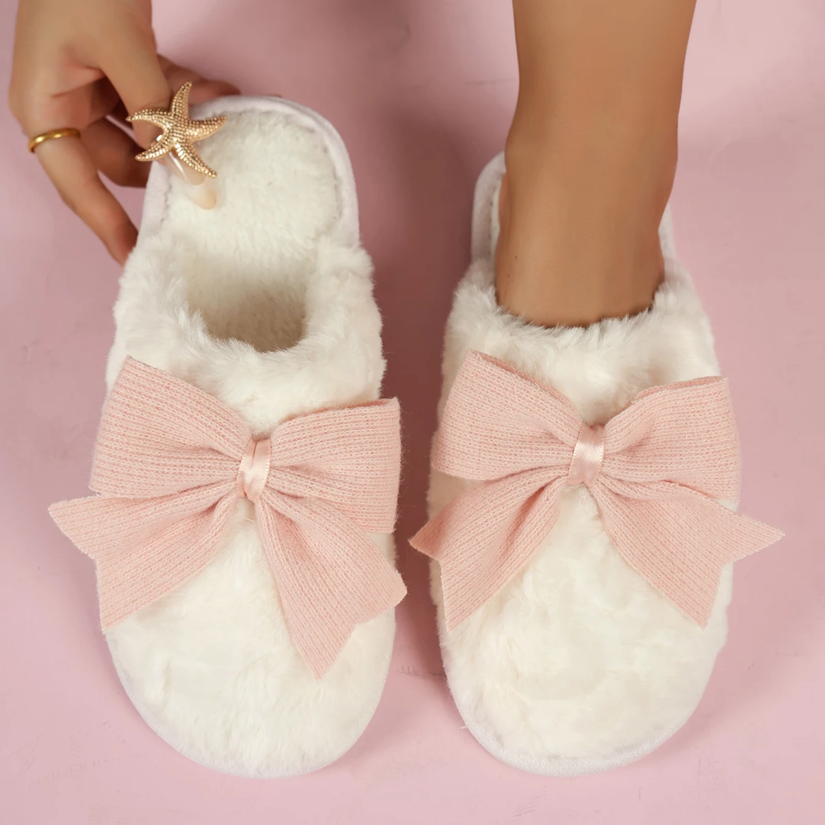 Pantoufles d'hiver classiques à nœud pour chambre de fille, chaussures de maison en peluche mignonnes pour femmes, loisirs chauds d'intérieur confortables, légères et souples