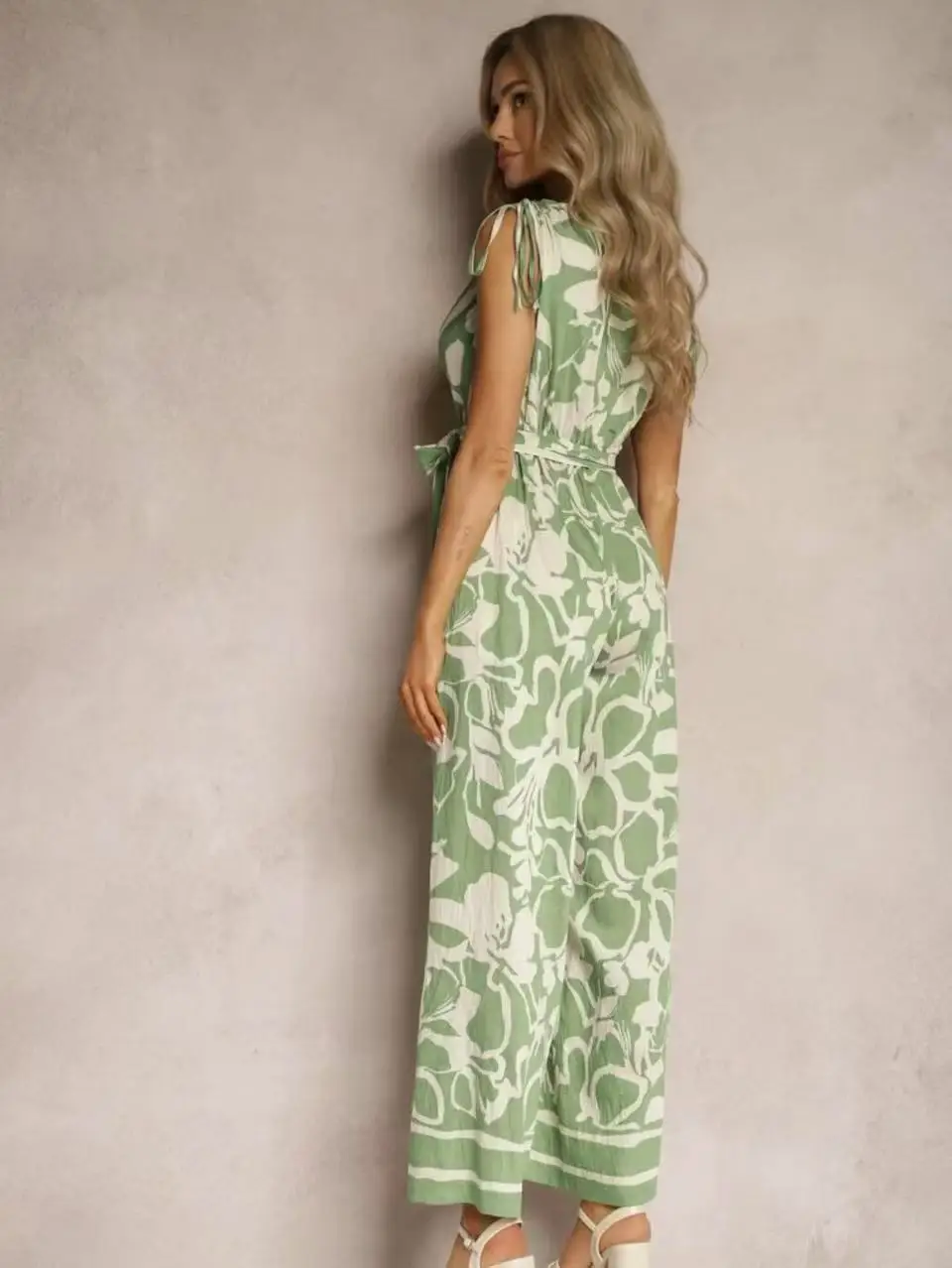 エレガントなロングジャンプスーツ レディース セクシー ワイドレッグジャンプスーツ カジュアル ノースリーブ 花柄 サマージャンプスーツ 女性用 2025年新作