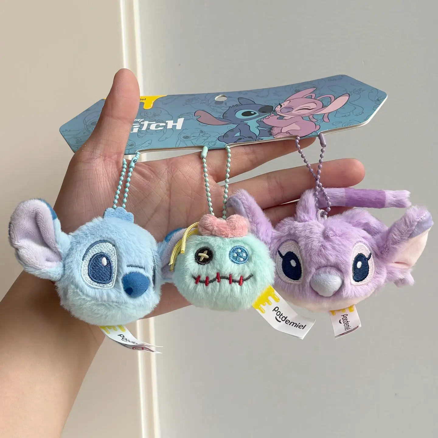 Combinaison mignonne de dessin animé Disney Stitch, poupée pendentif en peluche, ornements de sac à dos, porte-clés, cadeau d'anniversaire