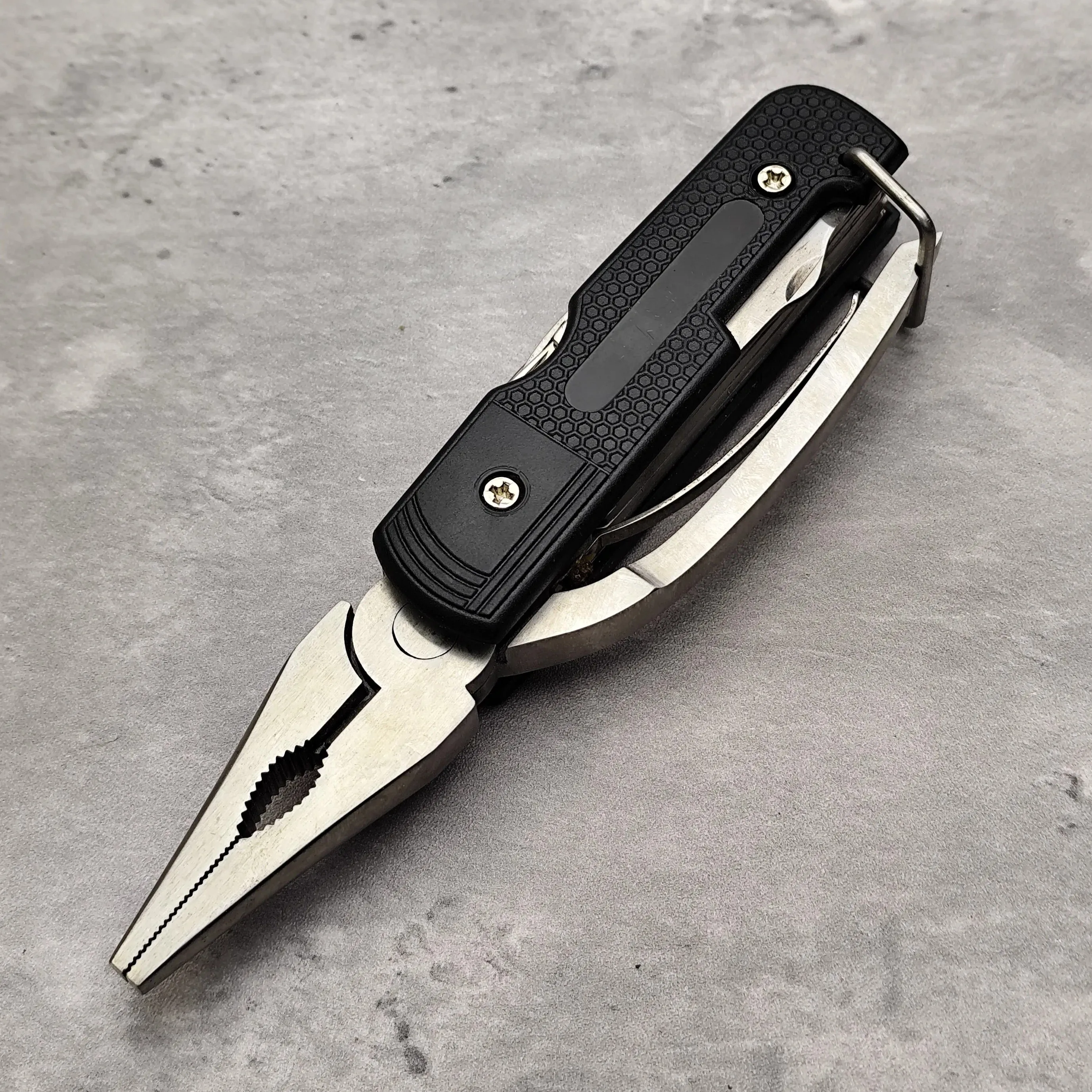 Outdoor Multifunctional Pliers Camping Tent Equipment Supplies Wilderness Survival Tools