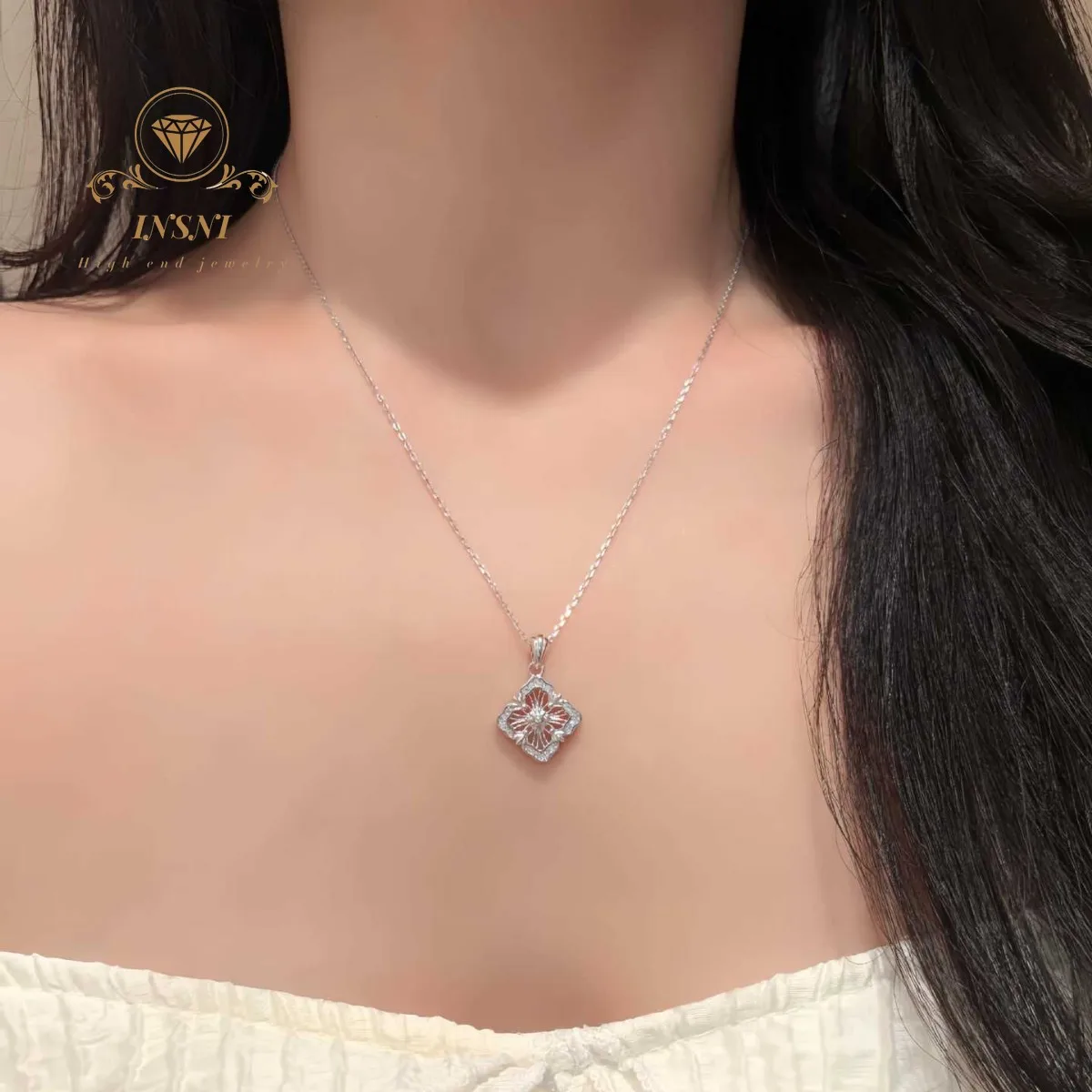 Opera House Style Pendant Luxurious French Brushed Vintage Court-style Hollow-out Mesh Four-leaf Clover Necklace S925 Silver