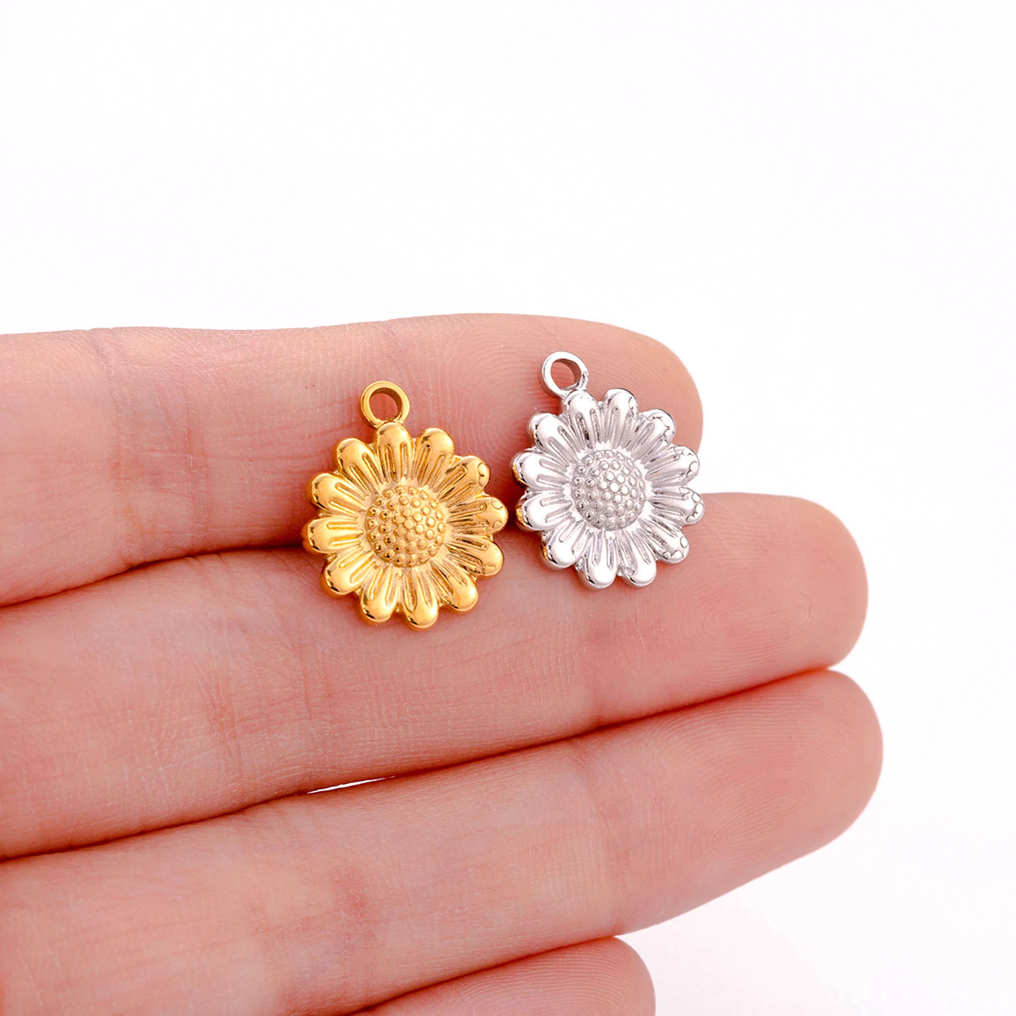 

3Pcs/Lot Elegant Sunflower Charms Stainless Steel Simulate Flower Pendant DIY for Bracelet Necklace Earrings Jewelry Making New