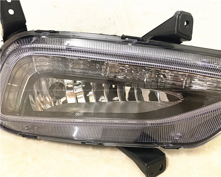 Picture 3: For Hyundai 15-18 Tucson LED Front Bar Light Fog Light Daytime Running Light Assembly
