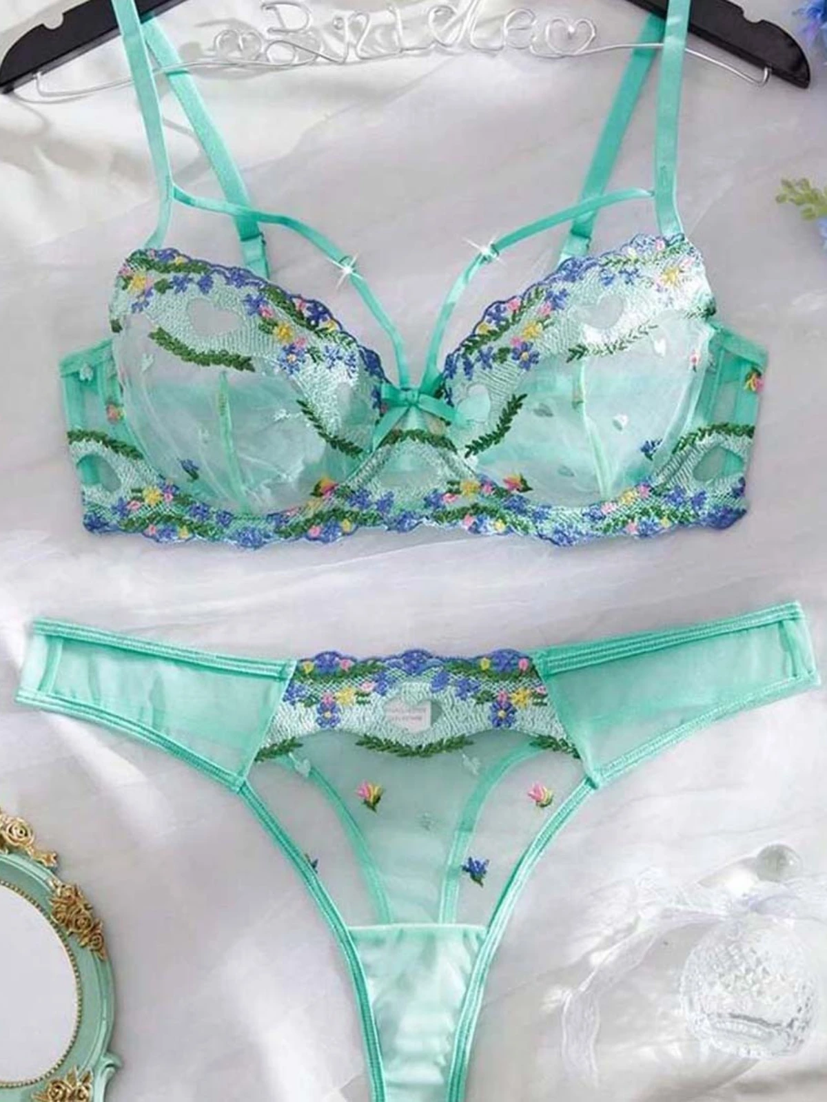 SsTss Vrouwen Sexy Transparante Mesh Bloemen Borduren Lingerie Set 2025 Nieuwe Dunne Ademende Comfortabele Bh en Panty 2 Peces Sets