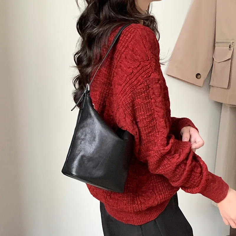 

Retro Cowhide Crossbody Bucket Bag 2025 Single-shoulder Women Light Luxury Style Genuine Leather