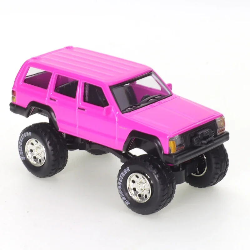 XCARTOYS Jeep 1/59 Alloy Diecast Car Model Cherokee Jeep SUV Alloy Diecast Model Car Toy Collection Gift