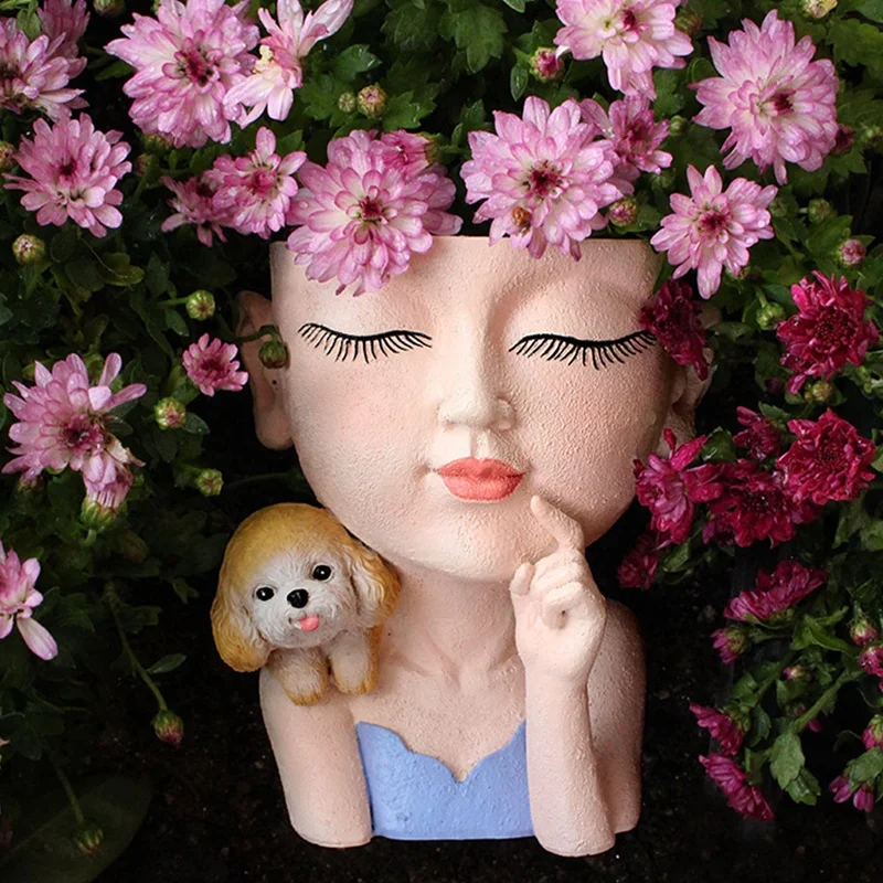 女の子とポンドの花のポットの装飾花ポットの装飾風景