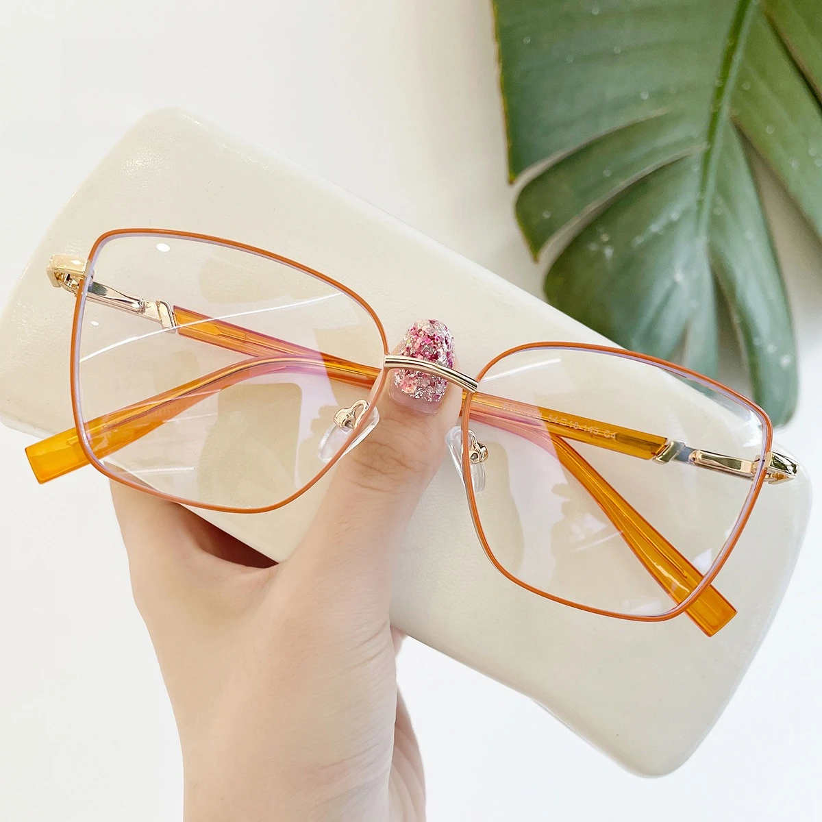 

New European and American Trend Anti Blue Light Metal Frame Flat Mirror Cat Eye PC Men's and Women's High-end Business Glasses