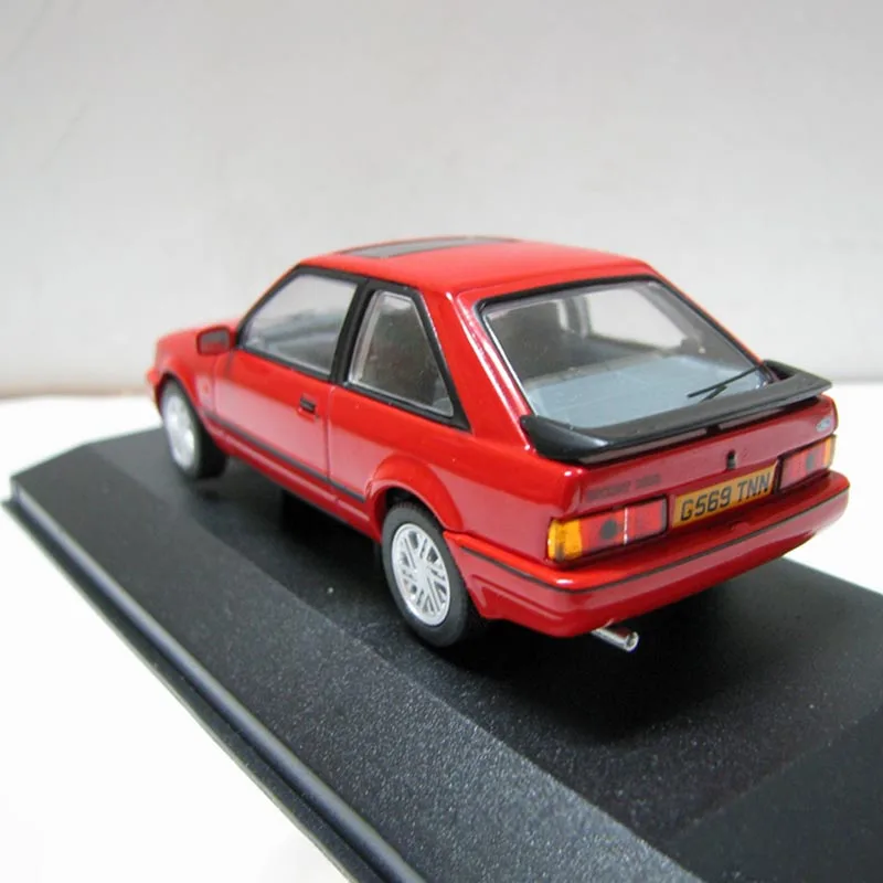 1:43 Scale Ford Escort MK4 XR3i 1990 Alloy Car Model