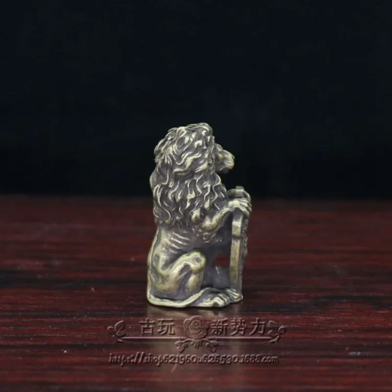 

Small Bronze Lion Ornament Solid Bronze Antique Micro Sculpture Cast Male Lion Handle