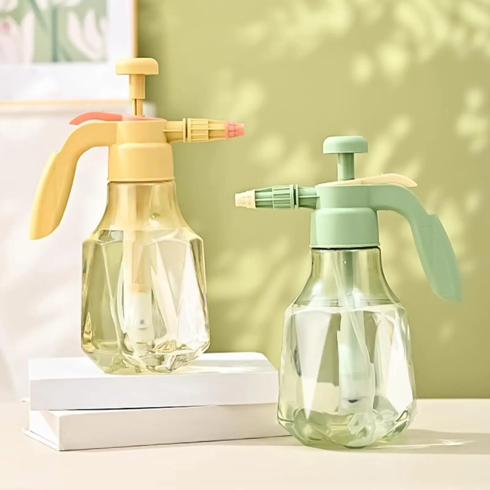 Handheld Pump Sprayer 1.5L Leak-Proof Adjustable Nozzle Misting Can Pump Outdoor Sprayer For Outdoor Yard Indoor BBQ Gardening