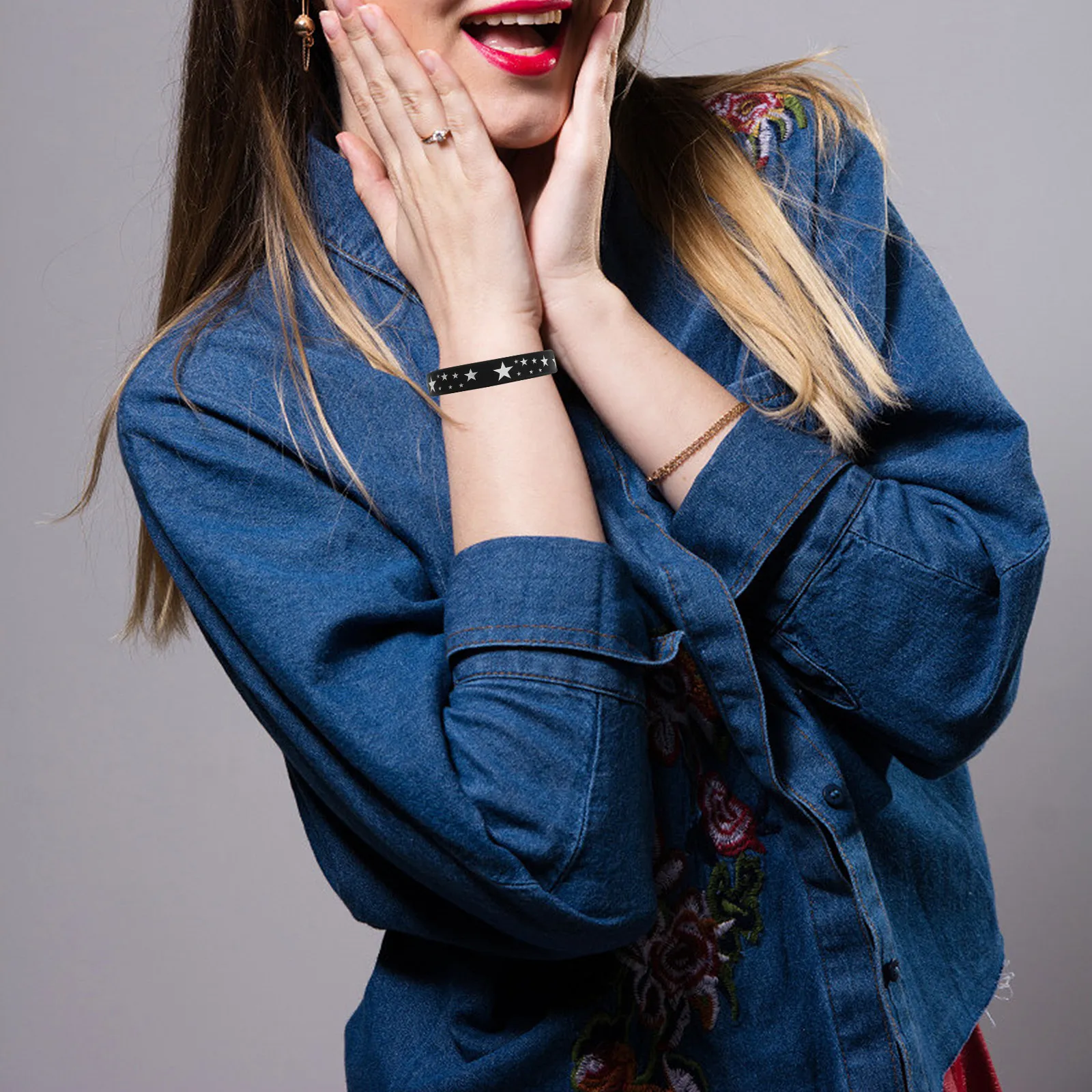 

6 шт. гибких силиконовых браслетов в форме звезды, легкие эластичные браслеты, простые и удобные украшения для запястья, подарки, силиконовые браслеты