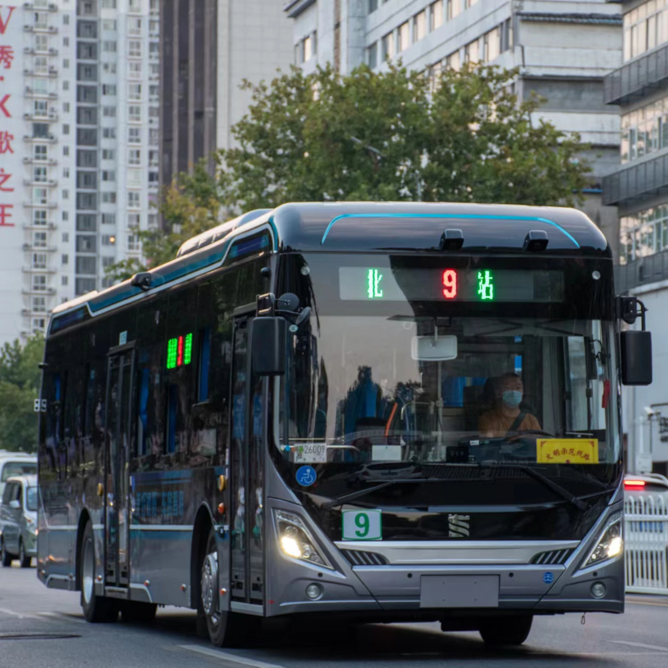 CATL Battery Powered 12m Electric City Bus with Low Entry Floor 310km Range Capacity 90 People Urban Stop Vehicle