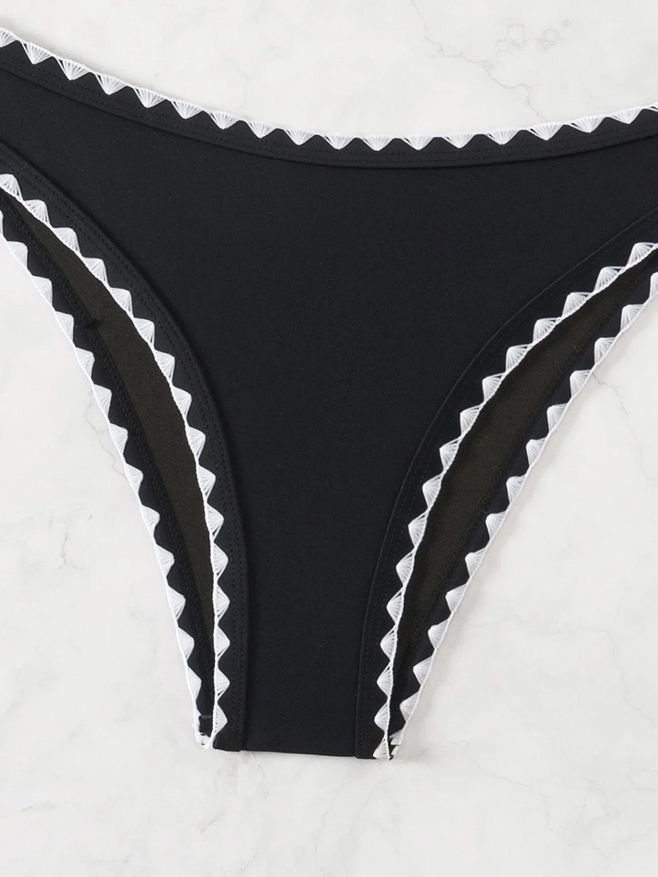 セクシーな黒、白のパッチワークバンドゥビキニセット 2 枚パッド入りひも水着女性水着水着 biquini タンキニ