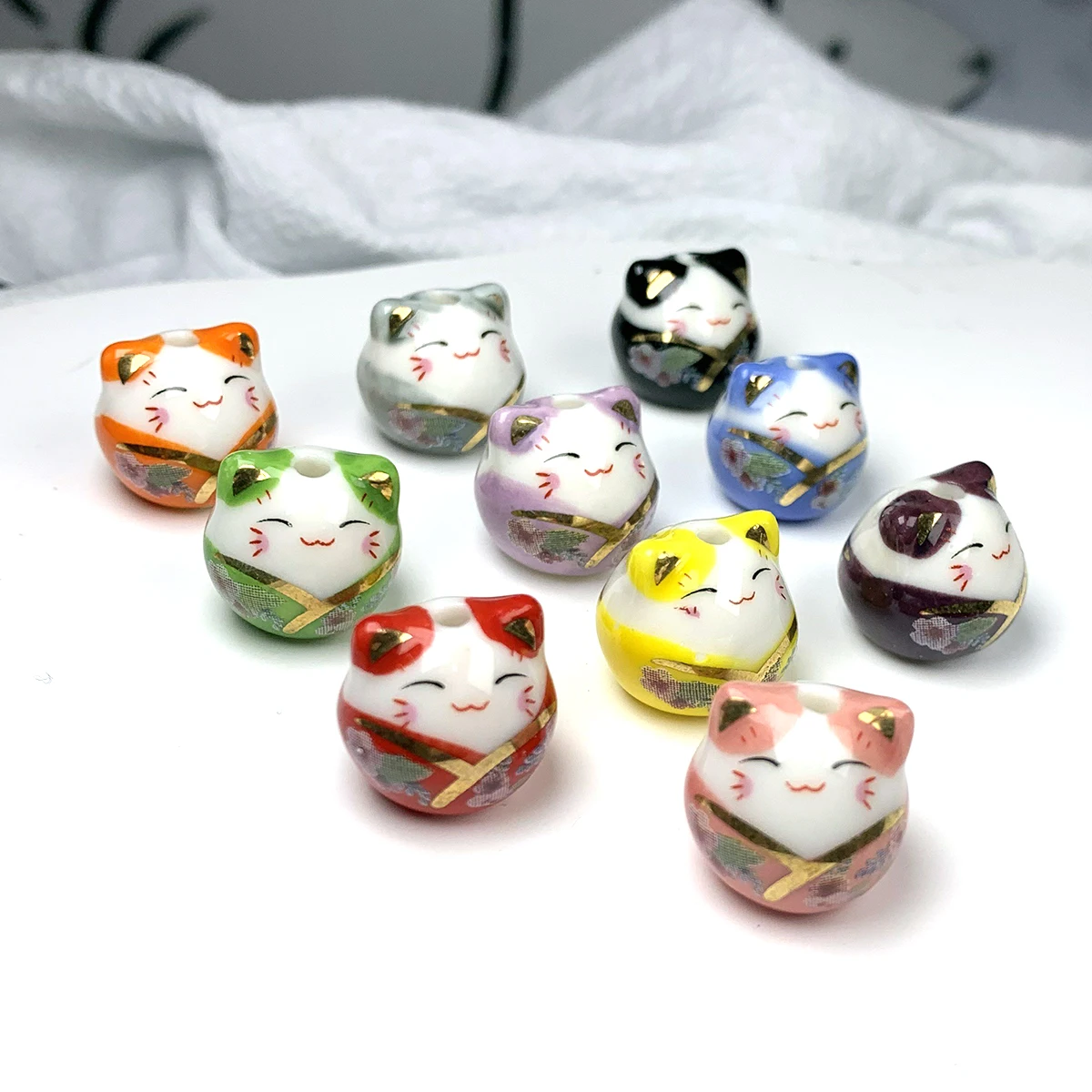 15x14mm 5 pièces/10 pièces Anime chanceux cravate chat perles en céramique perle en céramique colorée pour la fabrication de bijoux porte-clés Bracelet collier cadeaux