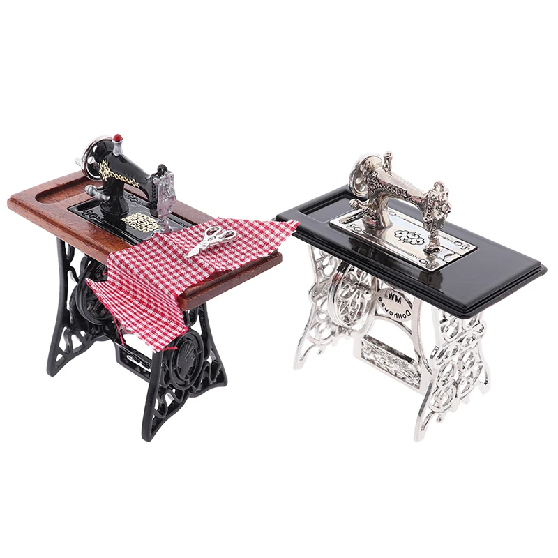 1PC Kids Dollhouse Decor Miniature Furniture Wooden Sewing Machine with Thread Scissors Accessories for Dolls House Toys Decor