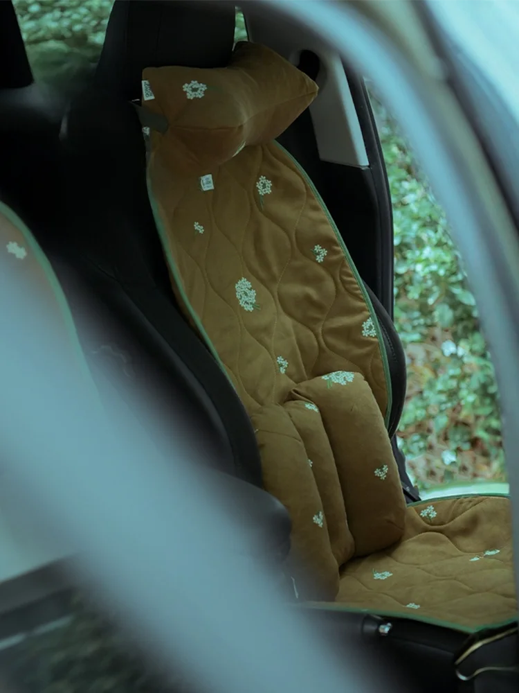 

Anti-Slip Car Cuion Set Velvet Diagonal Pattern Barest Pad Universal for All Models Four Seasons l Fiber Cotton