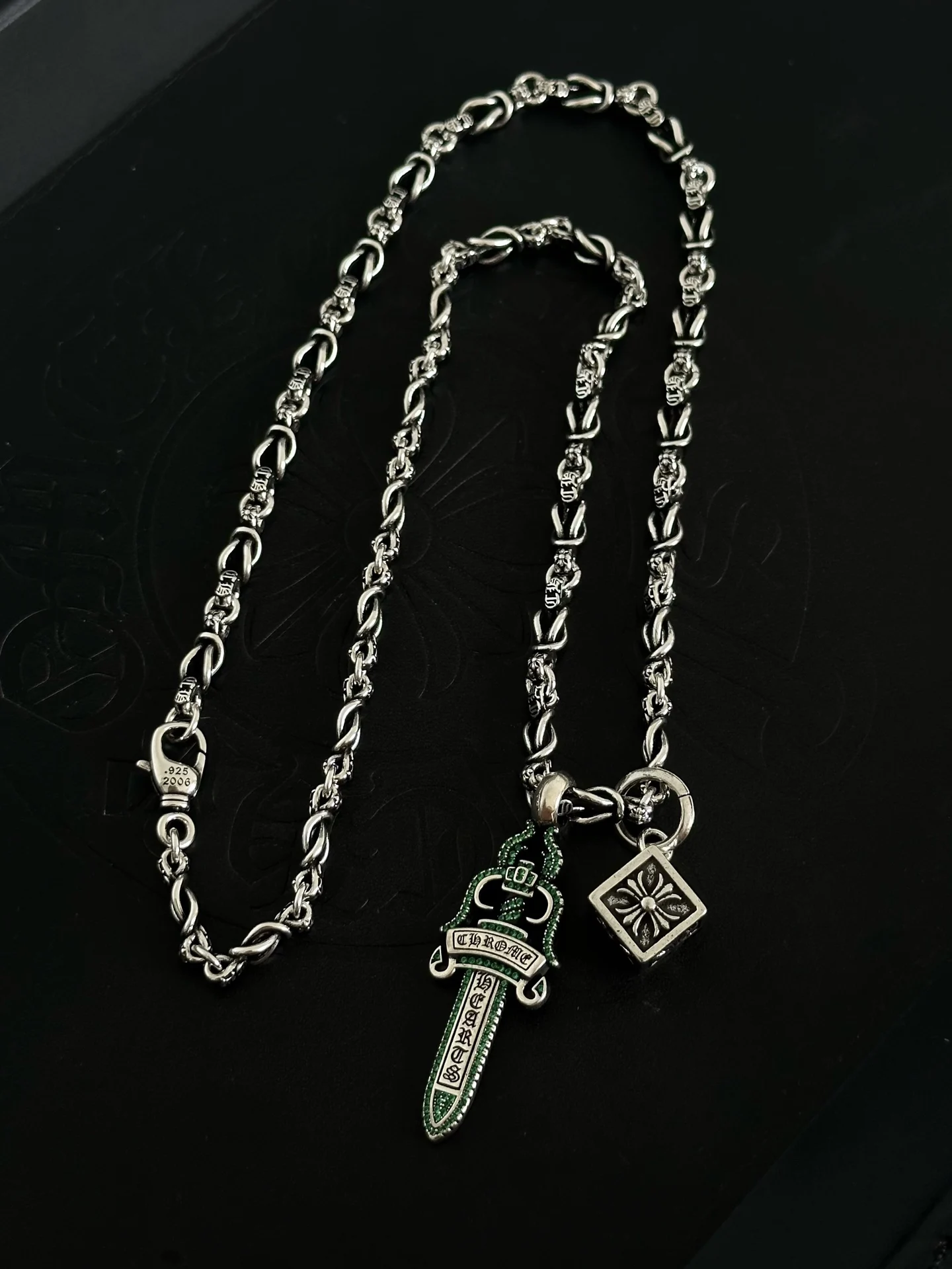 S925 sterling silver charm retro old sword pendant necklace couple light luxury elegant versatile CH accessories