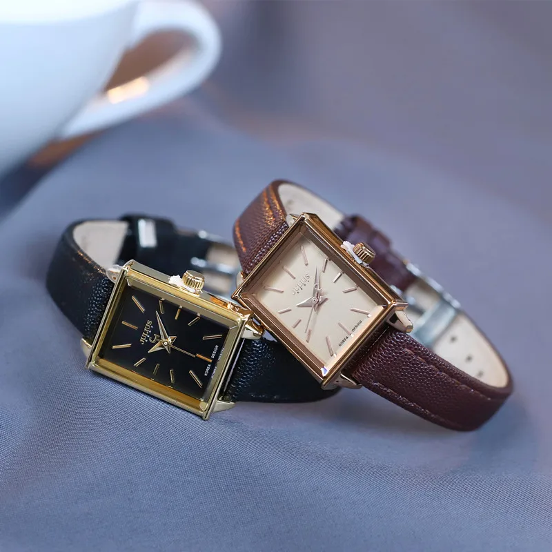 Korean style small square watch, trendy and simpleretro leather strap, petite women's watch, women's gift, trendy women's watch.