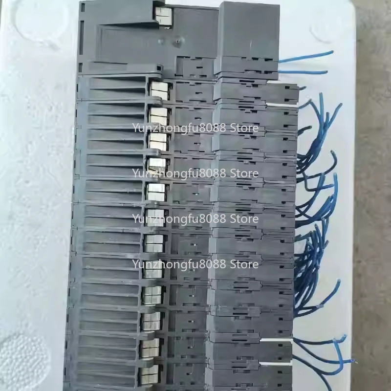 New 6ES7151-1AA05-0AB0 DP Interface Module IM 151-1 Standard/for ET 200S