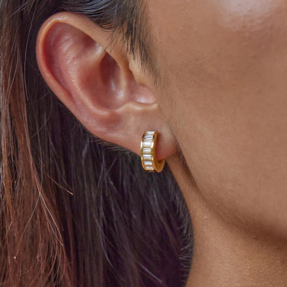 

AIKOER Simple Classic 18K Gold Color Stainless Steel Rhinestone 15MM Geometric Earrings Women's Accessories Party Gift