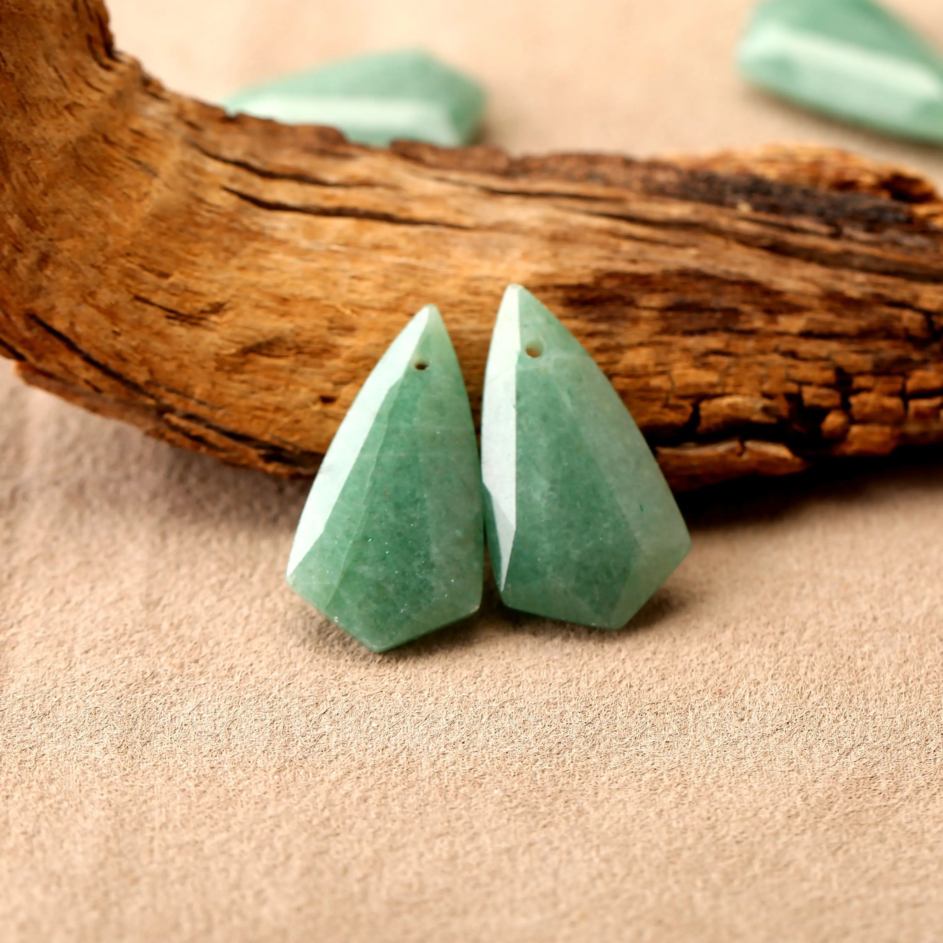 

Wholesale Natural Green Aventurine Faceted Earrings Beads For Jewelry Making, Fashion DIY Earring Jewelry 30*17*6mm 7.5g