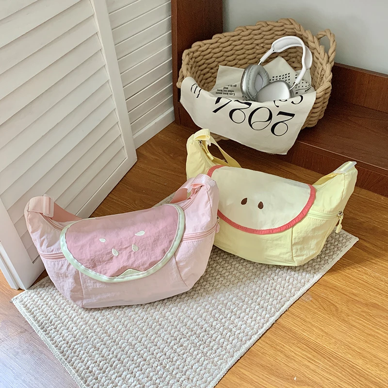 

Fashion CANVAS Hobos Patchwork Fruit Pattern New Large Capacity Sweet Crossbody Bags 2026 Hot Sale Summer Sweet Bags for Women