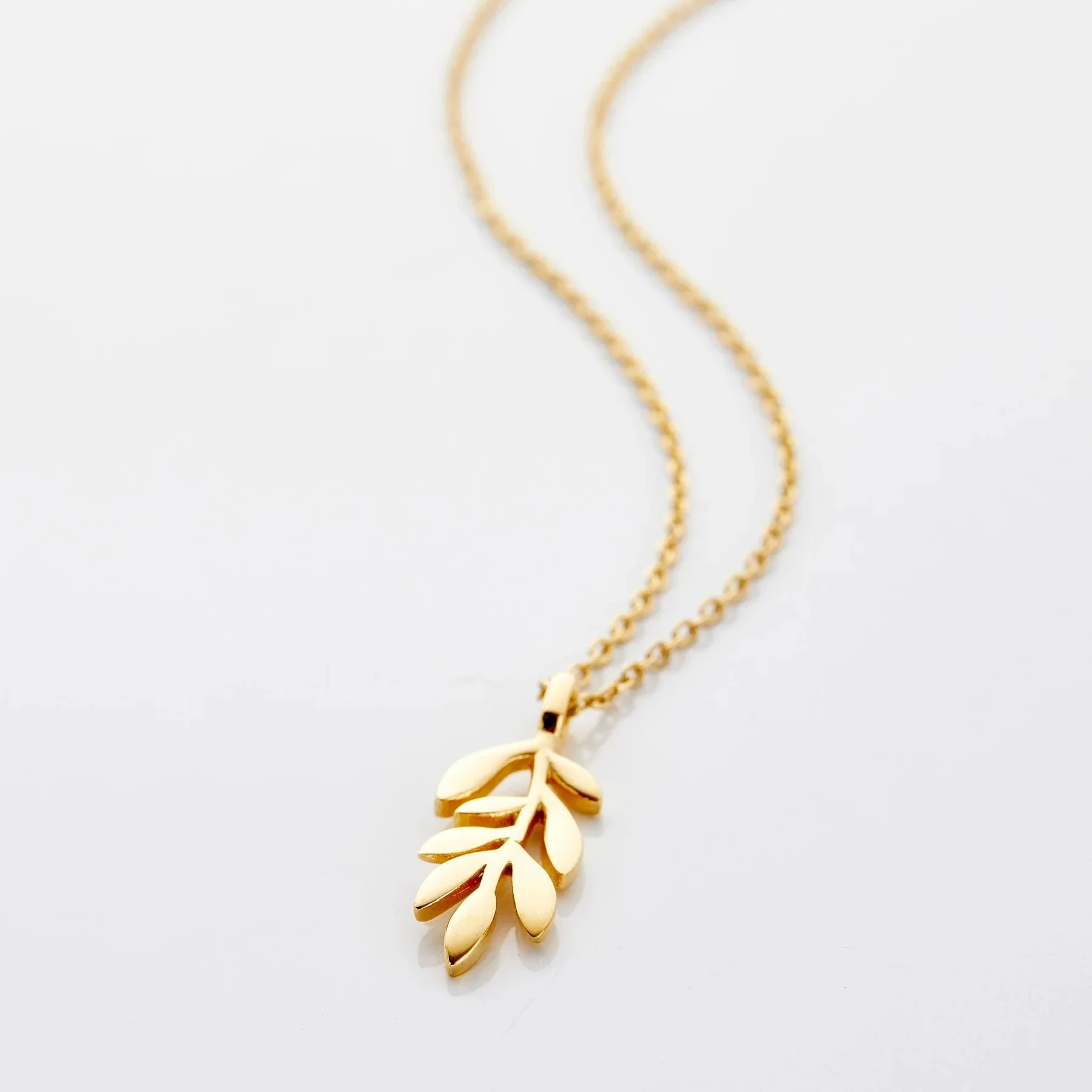Hanging Olive Branch Necklace 18K Gold Plated Jewelry Saudi National Day 2026 Gift Best Holiday Gifts For Women Muslim Souvenir