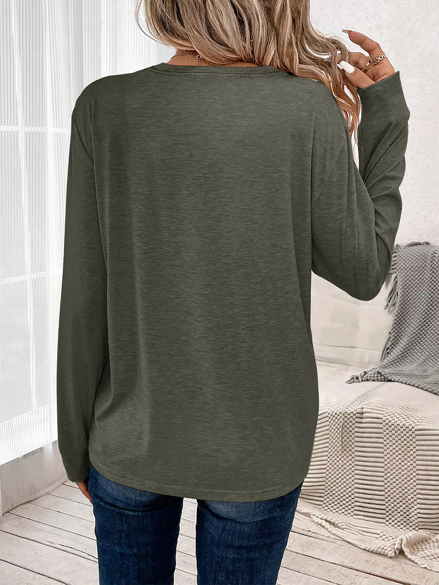 Women's Halloween Long Sleeve Crew Neck Tee with Spooky Coffee Club Ghost Pumpkin Bat Print, Cute Soft Horror Funny Gift, Casual Athletic Vacation Top