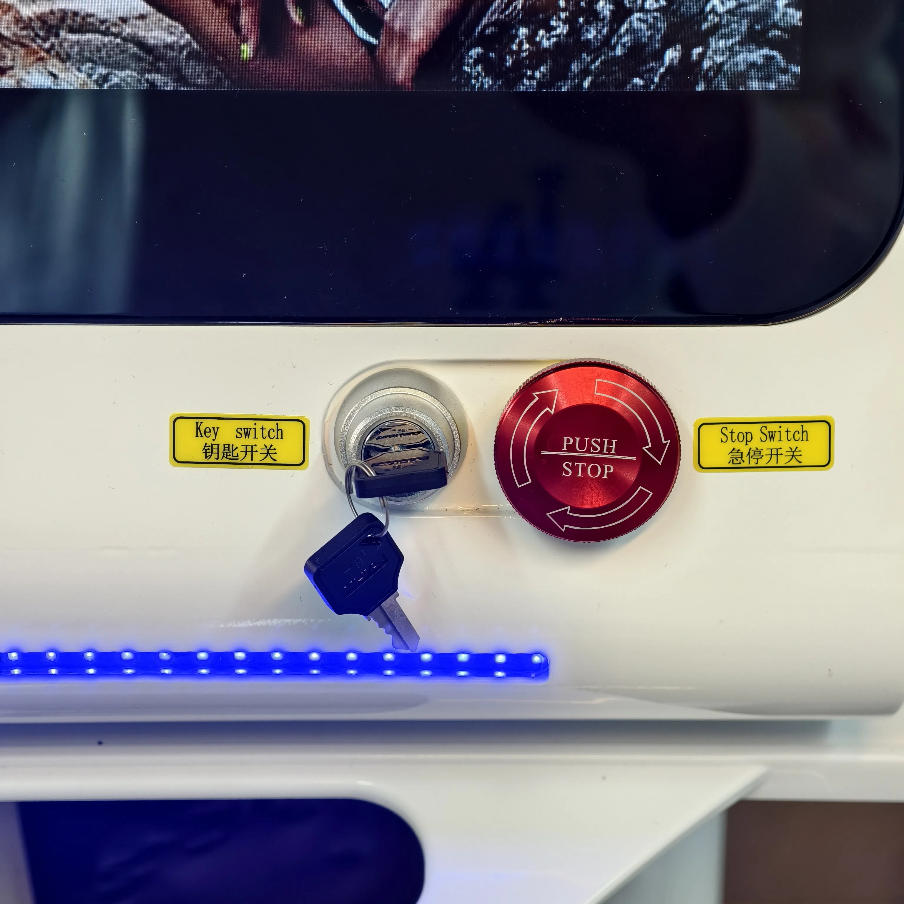 آلة إزالة الشعر بالليزر ديود 3 الطول الموجي 755nm 808nm 1064nm 4000W إزالة الشعر الدائم غير مؤلم CE